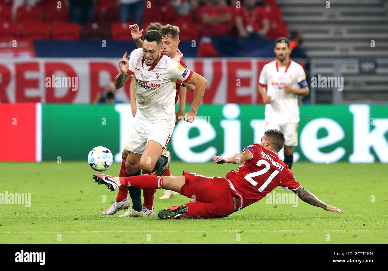 Budapest, Ungarn. 24 septembre 2020. Firo: 24.09.2020 football, UEFA Super Cup 2020 FC Bayern Munich Muenchen - Sevilla FC 2: 1 NV FCB Lucas Hernández, Hernandez, duels, duel, SFC Lucas Ocampos, | usage dans le monde entier crédit: dpa/Alay Live News Banque D'Images