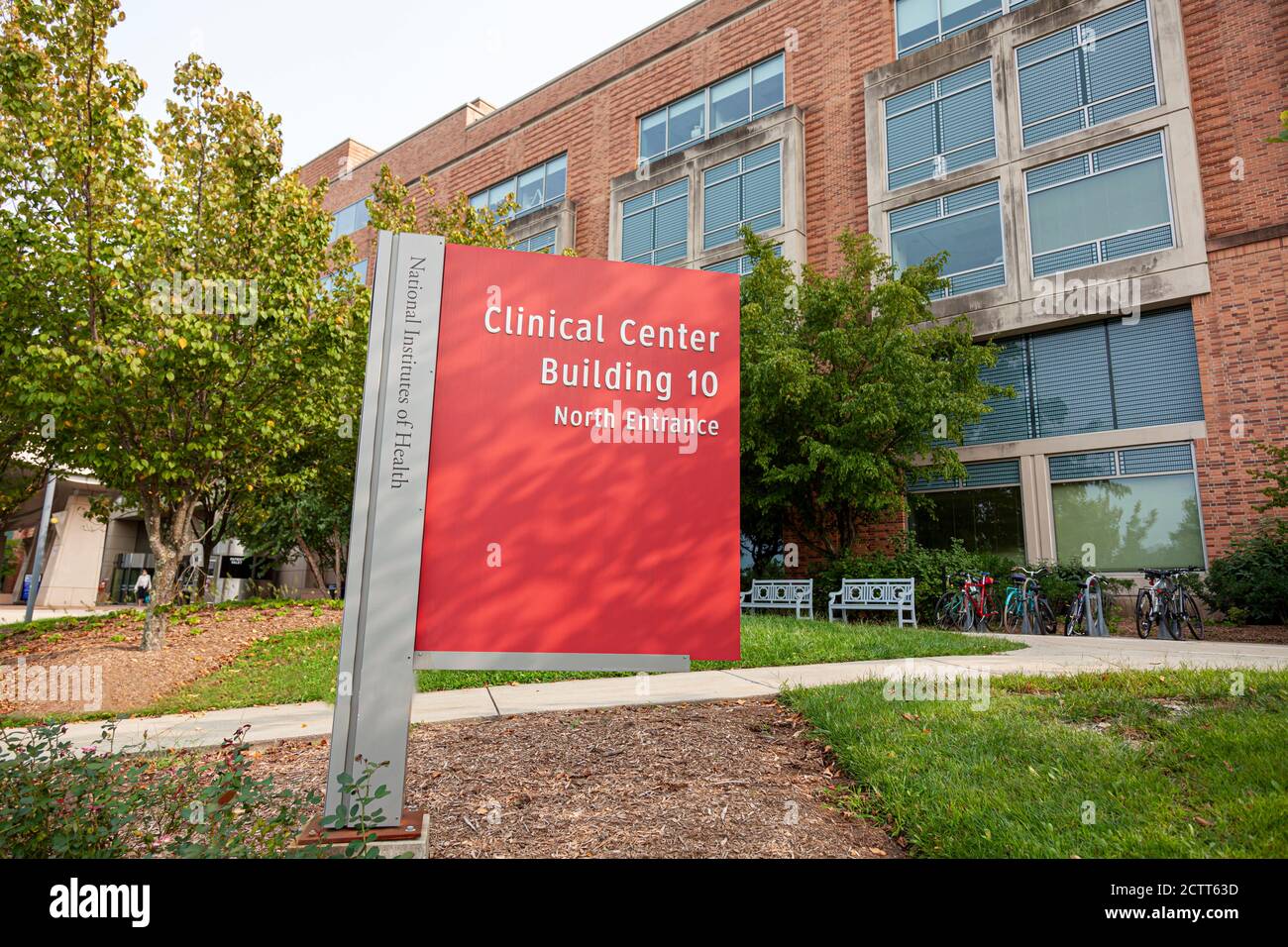 Bethesda, MD, Etats-Unis 09/15/2020: Centre clinique (bâtiment 10) à l'intérieur du campus principal des National Institutes of Health (NIH). C'est ici que la majorité de la clinica Banque D'Images
