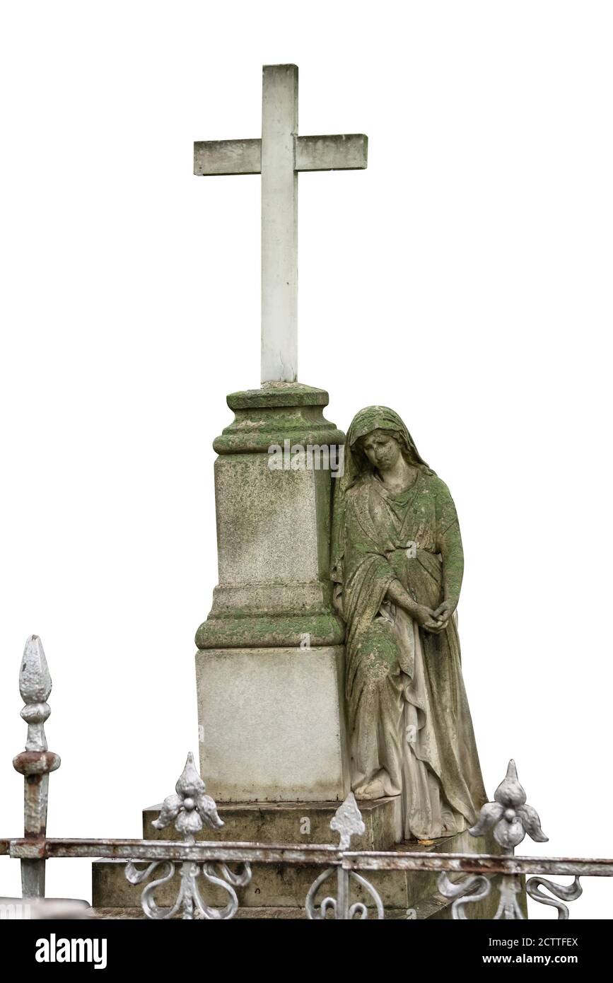 Statue d'un jeune ange isolé sur blanc Banque D'Images