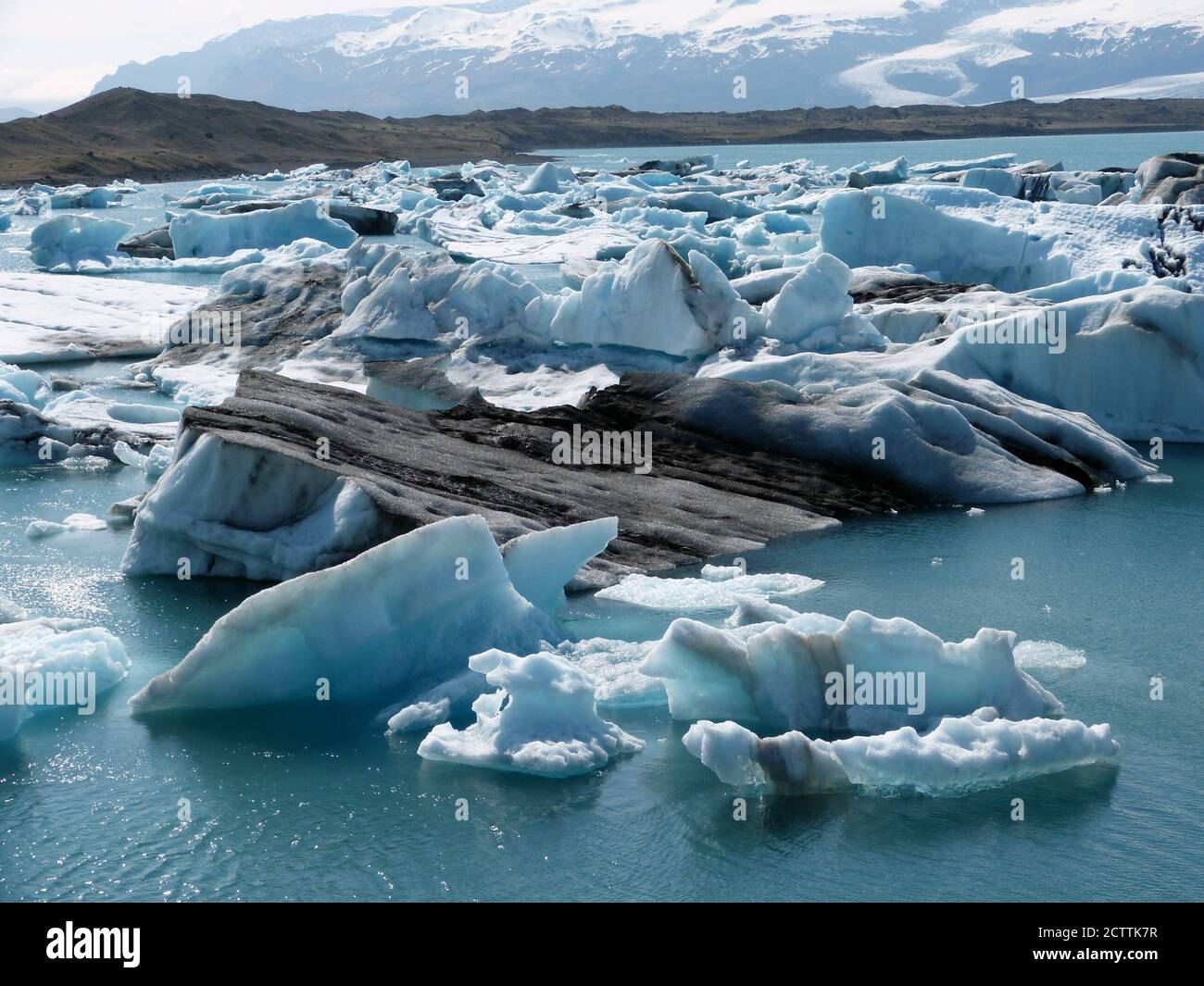 Glacier lagon Jokulsarlon en Islande. Lac glacier bleu glacier. Merveille naturelle islandaise. Beauté d'hiver. Icebergs majestueux. De belles glaces Banque D'Images