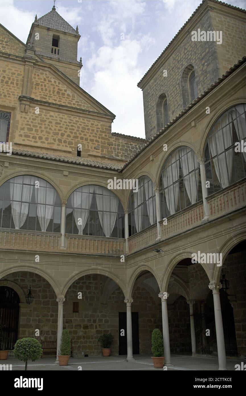 Ubeda, España, Hiszpania, Espagne, Espagnol, Hôpital de Santiago, Galería del patio Central, Central patio Gallery Banque D'Images