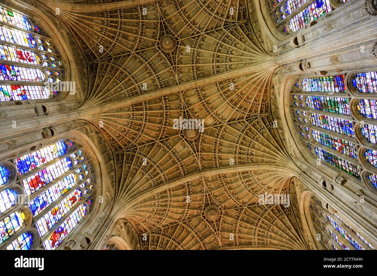 CAMBRIDGE, Royaume-Uni - 16 AOÛT 2017 : intérieur de la chapelle du King's College à l'Université de Cambridge. Le plus grand plafond de la voûte de ventilateurs au monde Banque D'Images