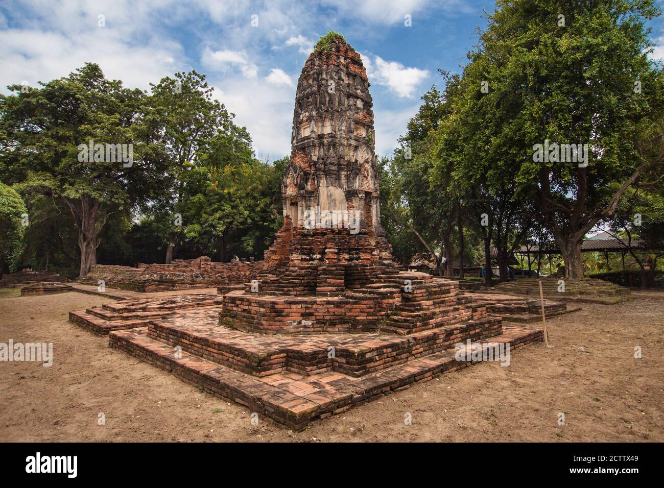Dans le Wat Som Historical Park d'Ayutthaya, Thaïlande. Banque D'Images