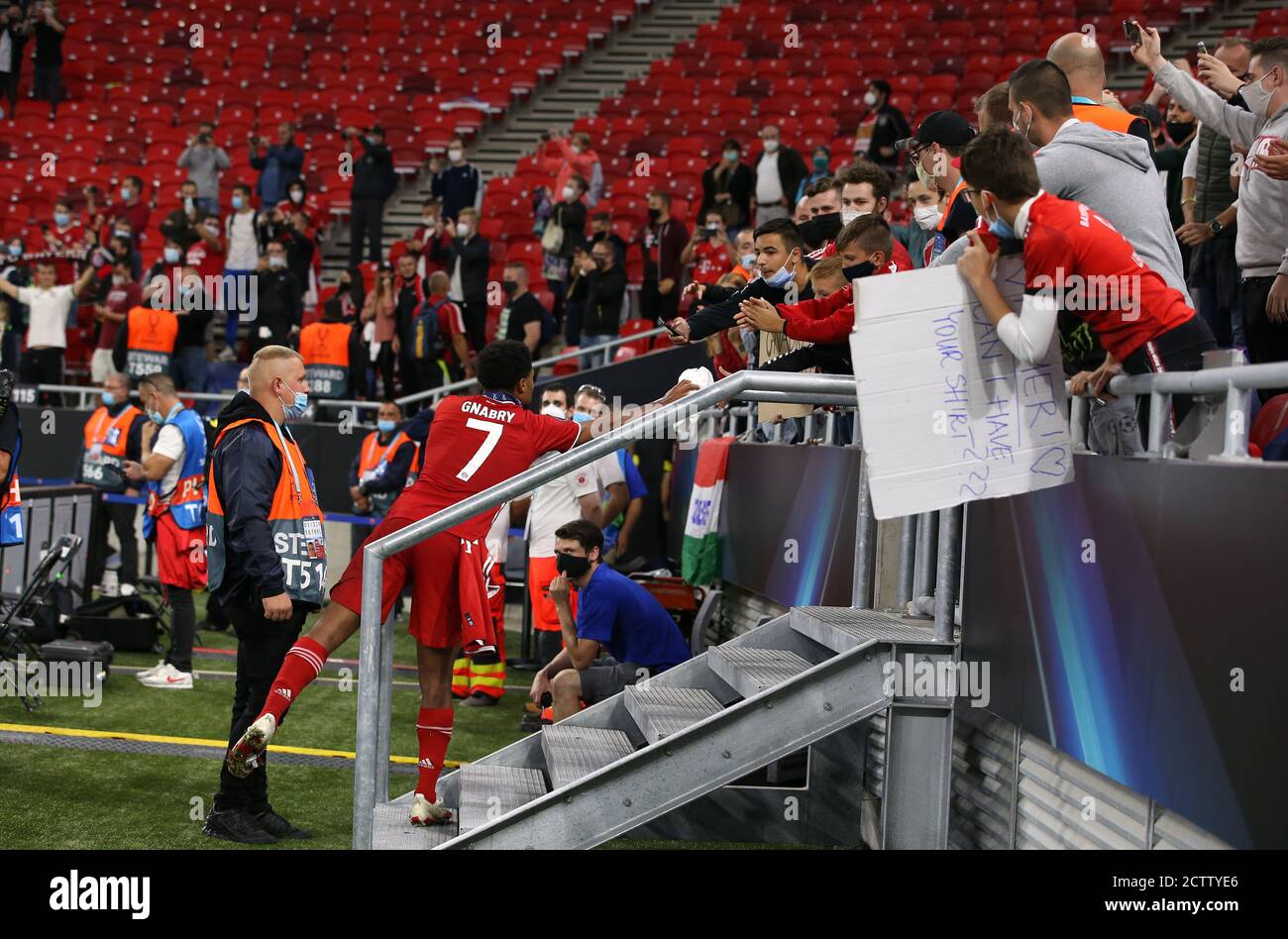 Firo: 24.09.2020 football, football UEFA Super Cup 2020 FC Bayern Munich Muenchen - Sevilla FC 2: 1 NV vainqueur de la Supercup européenne, FC Bayern Munich, célébration, jubilation, FCB Serge Gnabry, avec fans, | utilisation dans le monde entier Banque D'Images