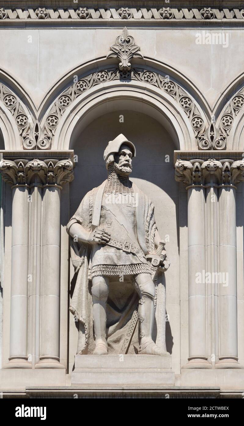 Londres, Angleterre, Royaume-Uni. Statue surplombant le viaduc de Holborn: William Walworth (d1385: Deux fois maire de Londres:1374/75 et 1380/81.) Sculpteur: Henry Bur Banque D'Images