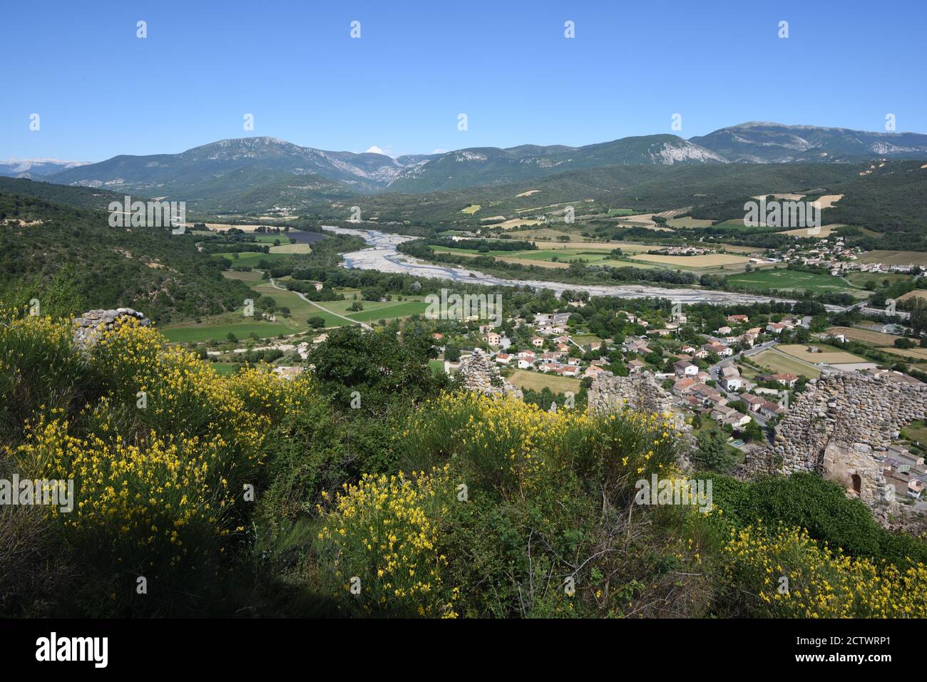 Vue sur bras d'Asse dans la vallée de l'Asse Alpes-de-haute-Provence Banque D'Images