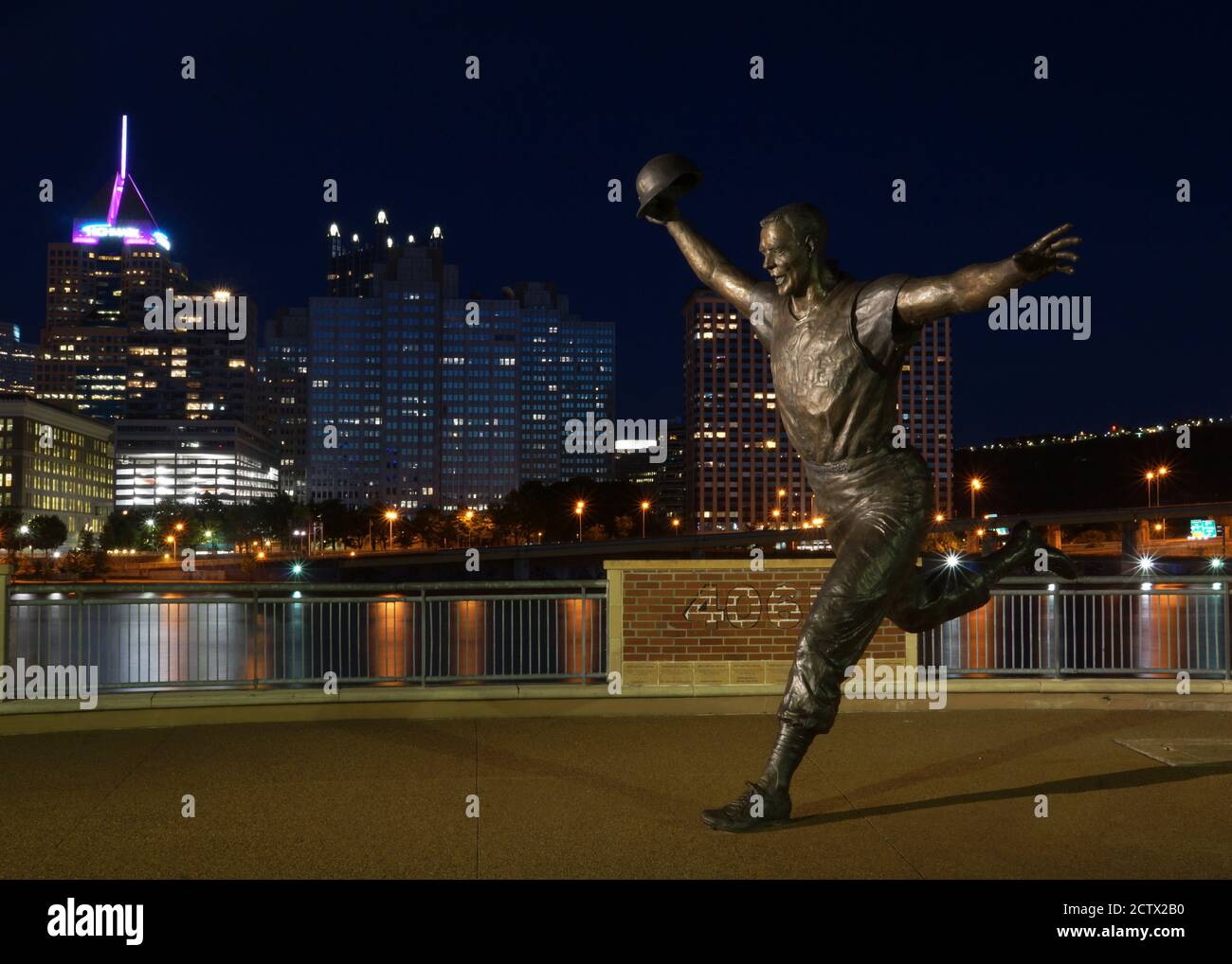 Statue de Bill Mazeroski au parc PNC de Pittsburgh Banque D'Images