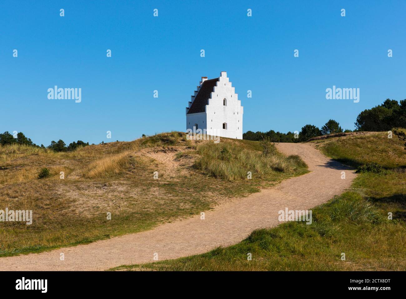 L'église couverte de sable ou l'église enterrée - Den Tilsandede Kirke En danois - SCT Laurentii du XIVe siècle près du Ville de Skagen au Danemark Banque D'Images