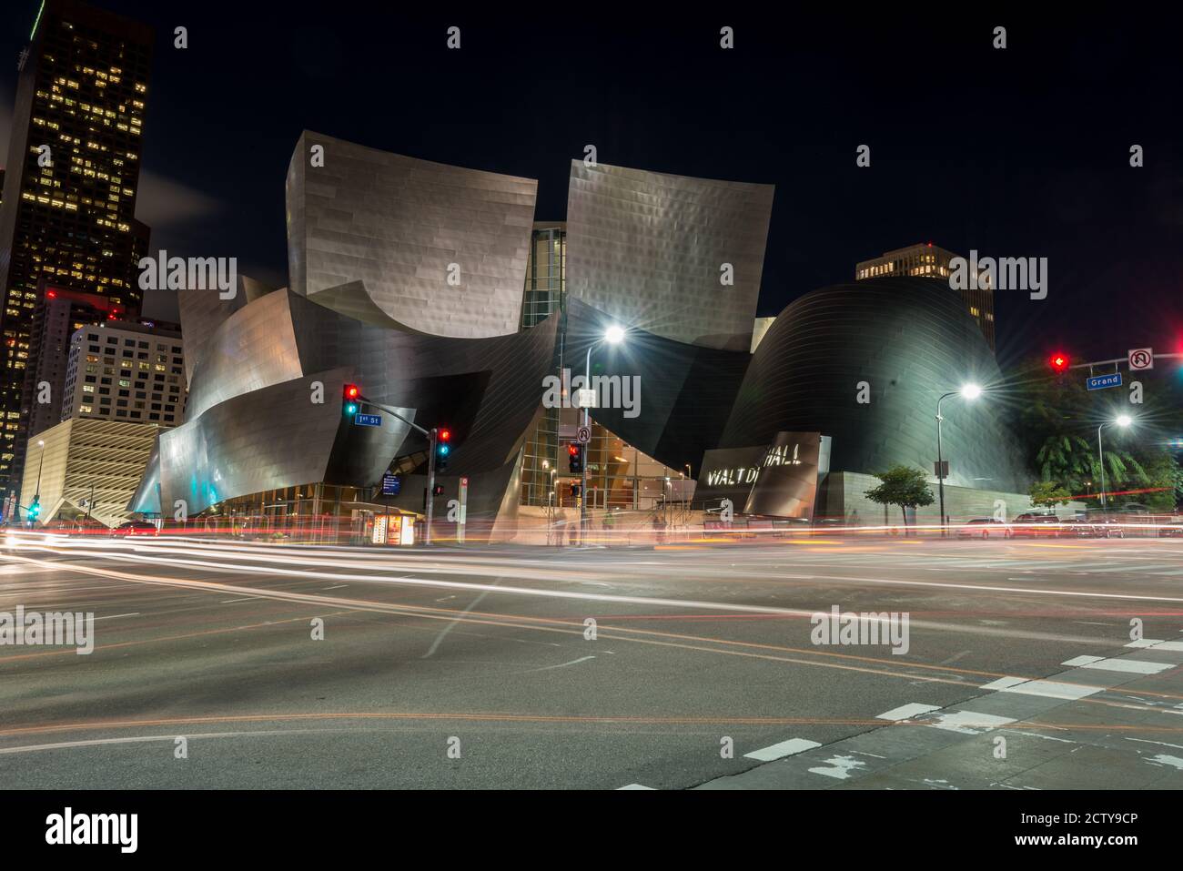 Le Walt Disney concert Hall, situé au 111 South Grand Avenue, dans le centre-ville de Los Angeles, en Californie, est le quatrième hall du Los Angeles Music Center Banque D'Images