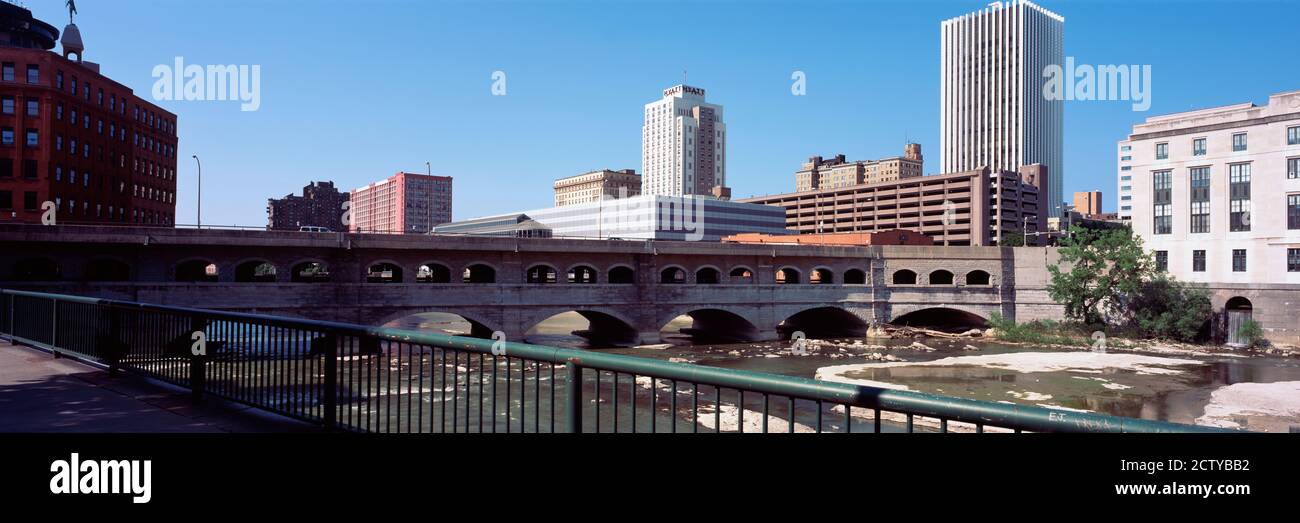 Pont traversant la rivière Genesee, Rochester, comté de Monroe, État de New York, États-Unis Banque D'Images