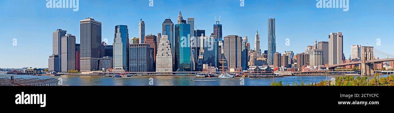Gratte-ciels au bord de l'eau, Lower Manhattan, Manhattan, New York City, New York State, États-Unis Banque D'Images