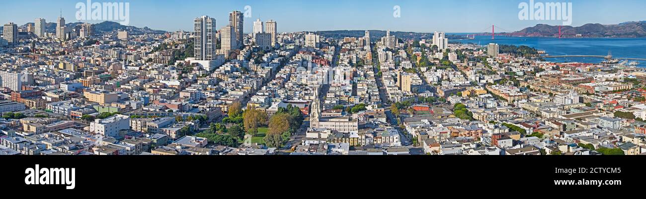 Vue panoramique sur une ville, Coit Tower, Telegraph Hill, San Francisco, Californie, États-Unis Banque D'Images