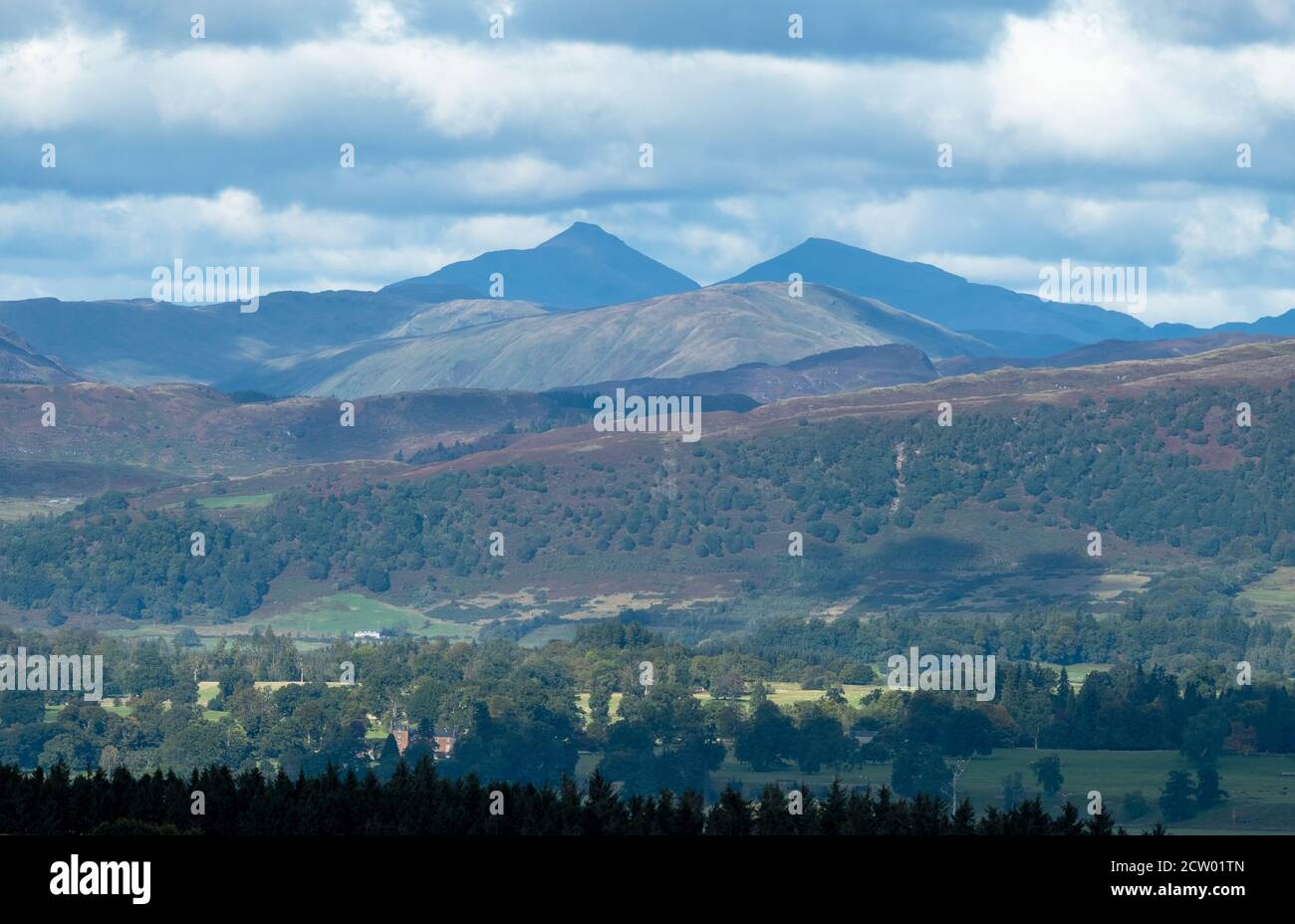 Vue de Kippen Muir vers Ben More et Stob Bignein, Stirlingshire. Banque D'Images