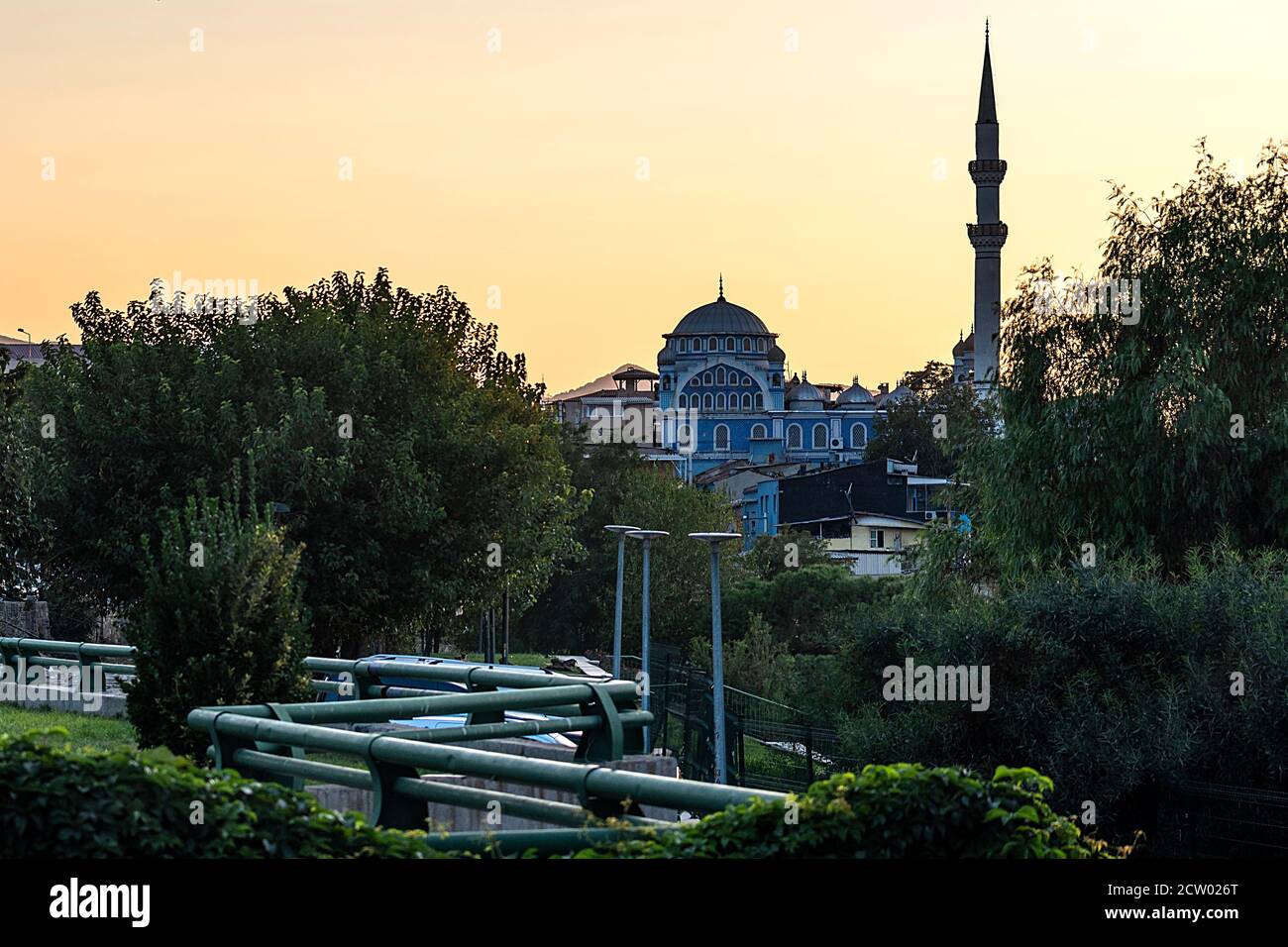 Konak, le centre culturel, artistique et de divertissement de İzmir, est fréquenté par les touristes locaux et étrangers. Banque D'Images