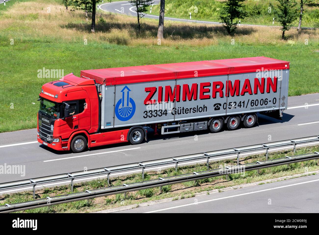 Décoration d'un camion Scania R-450 - Servimedia publicité