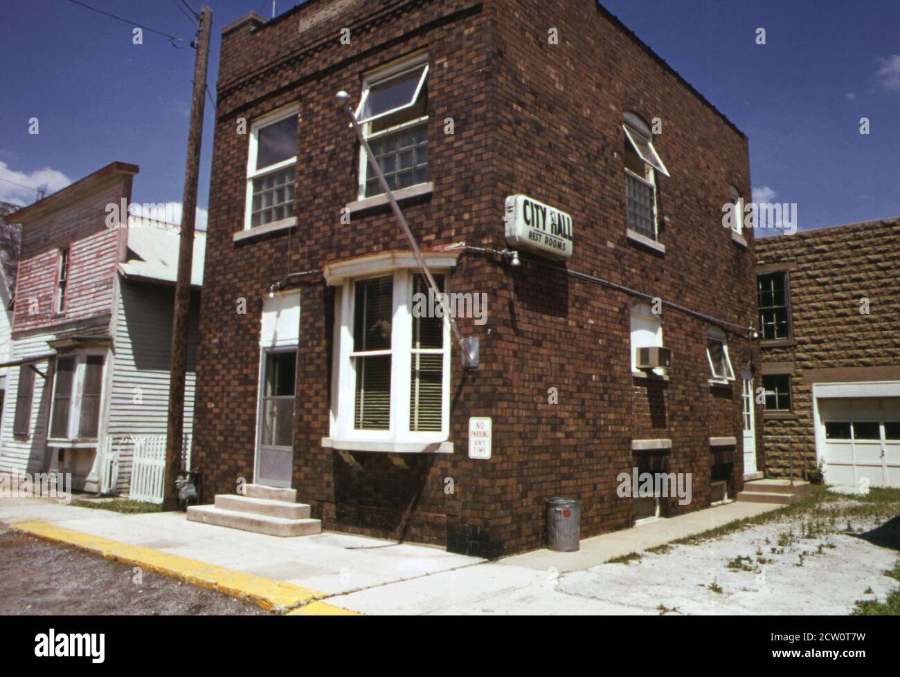 Photo historique des années 1970 : hôtel de ville et chambre des hommes à Lexington il ca. Juin 1973 Banque D'Images