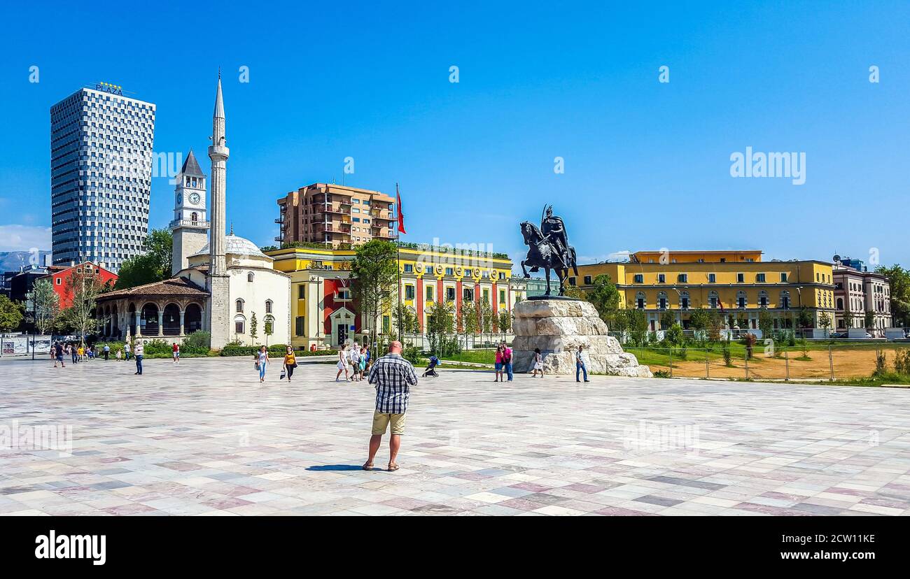 Place Skanderbeg à Tirana, Albanie. Banque D'Images