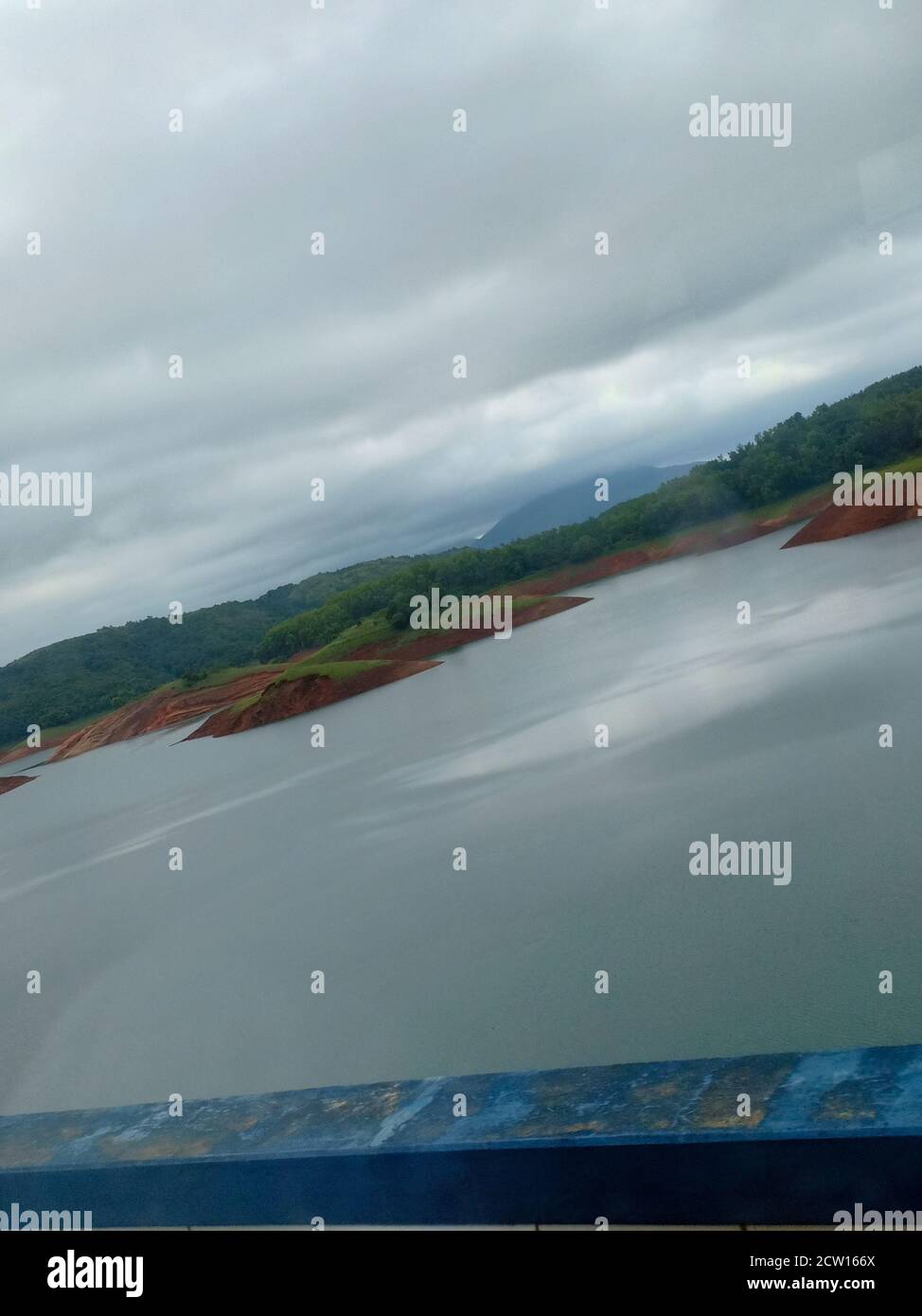 vue sur le barrage de kulamavu dans le kerala Banque D'Images