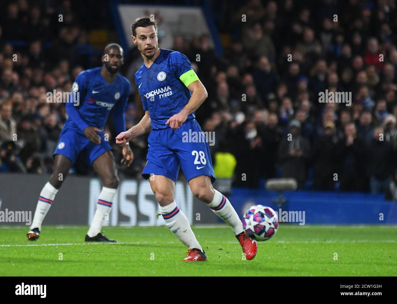 LONDRES, ANGLETERRE - 26 FÉVRIER 2020 : Cesar Azpilicueta de Chelsea photographié lors du match de 16 de la Ligue des champions de l'UEFA de 2019/20 entre Chelsea FC et Bayern Munich à Stamford Bridge. Banque D'Images