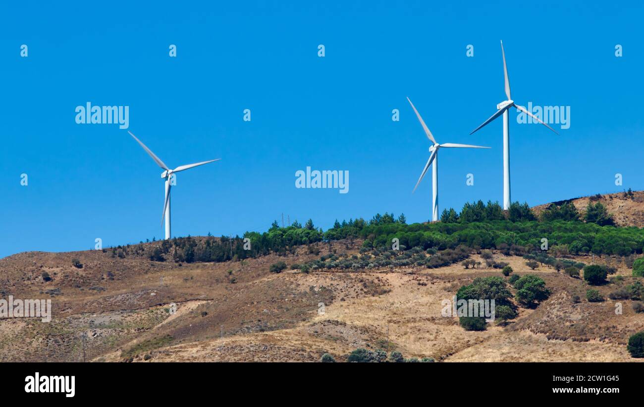 Les éoliennes de l'île grecque de Crète produisent de l'électricité Banque D'Images