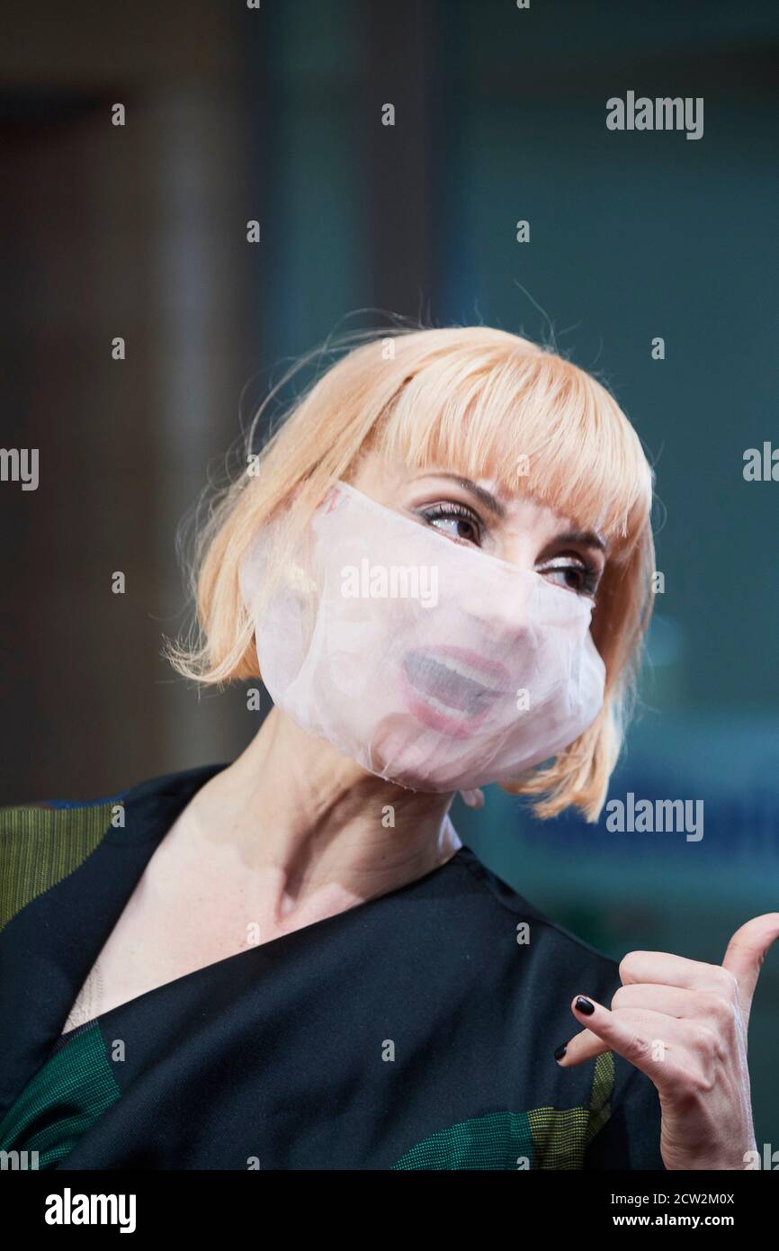 26 septembre 2020, San Sebastian, Espagne: NAJWA NIMRI participe au tapis rouge « le monde à venir » lors du 68e Festival international du film de San Sebastian au Palais Kursaal. (Image crédit: © Jack Abuin/ZUMA Wire) Banque D'Images