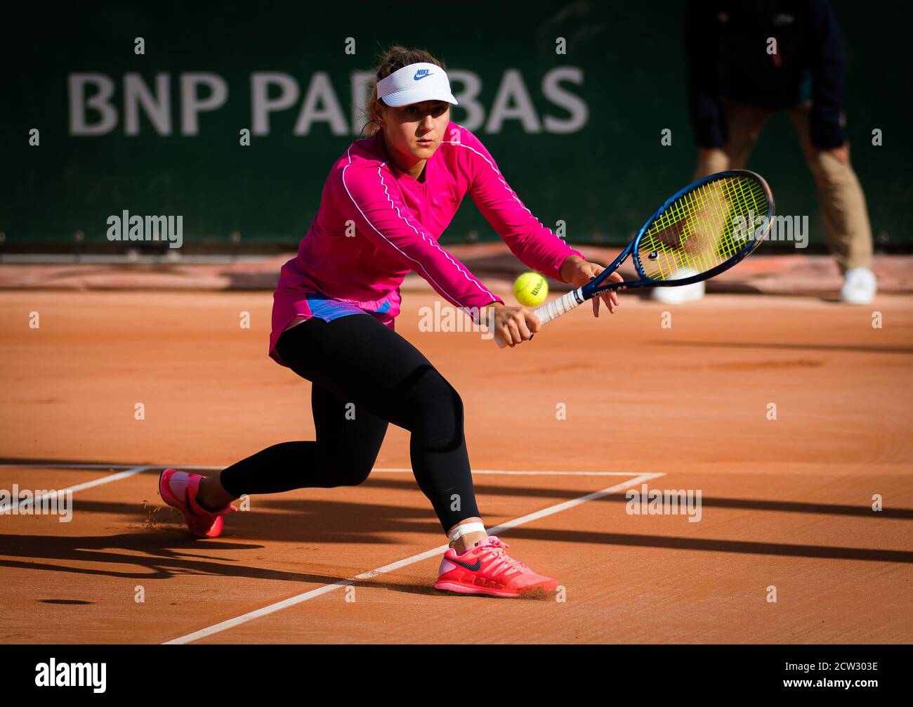 Marta Kostyuk, de l'Ukraine, lors de son match final de qualification au Roland Garros 2020, Grand Chelem tennis Tournament, qualification, le 2 septembre Banque D'Images