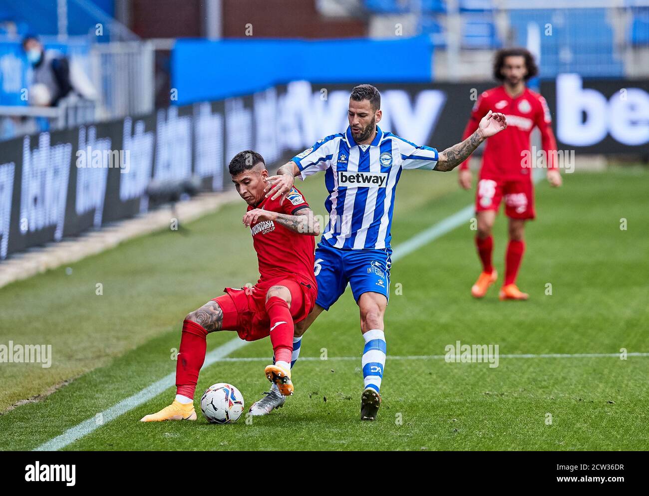 Edgar Mendez de Deportivo Alaves et Mathias Olivera de Getafe Cf pendant le championnat d'Espagne la Liga match de football entre Deportivo Alaves et Banque D'Images