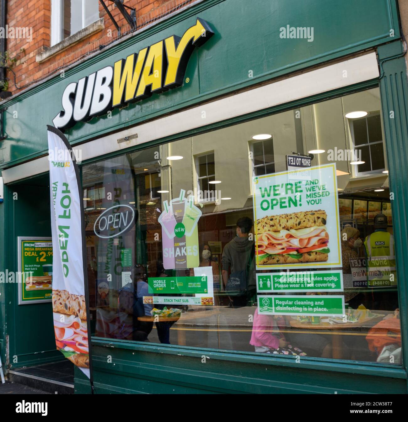 Tiverton, Royaume-Uni - août 17 2020 : la façade de la boutique Subway Sandwich sur Bampton Street Banque D'Images