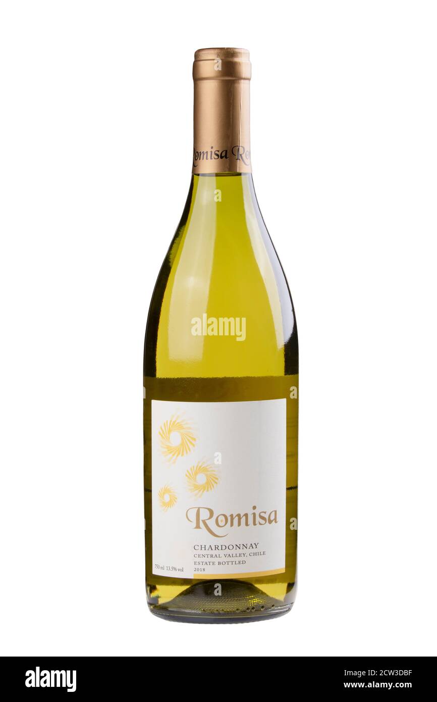 Guilin, Chine 23 mars 2020 UNE bouteille de vin blanc Romisa Chardonnay. Un vin blanc importé de la vallée centrale du Chili, isolé sur un ba blanc Banque D'Images