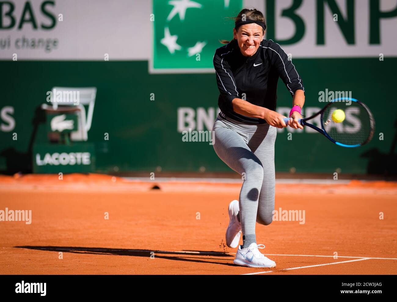 Victoria Azarenka de Biélorussie pendant la pratique avant le début du tournoi de tennis Roland Garros 2020, Grand Chelem, qualification, le 26 septembre 20 Banque D'Images