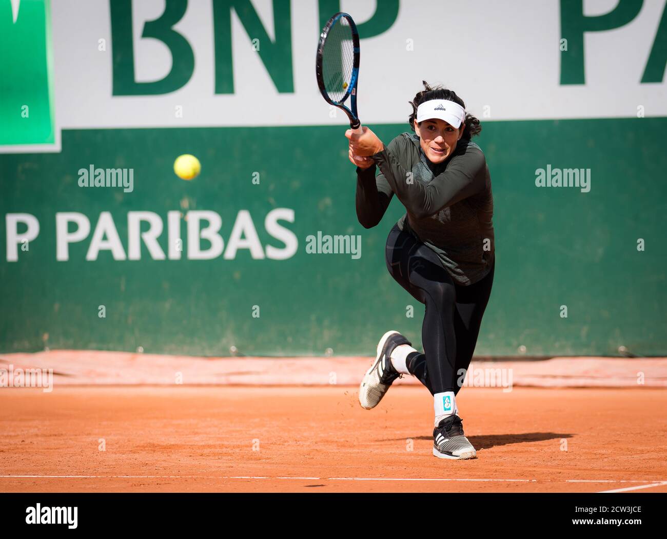 Garbine Muguruza d'Espagne pendant la pratique avant le début du Roland Garros 2020, Grand Chelem tournoi de tennis, qualification, le 26 septembre 2020 Banque D'Images