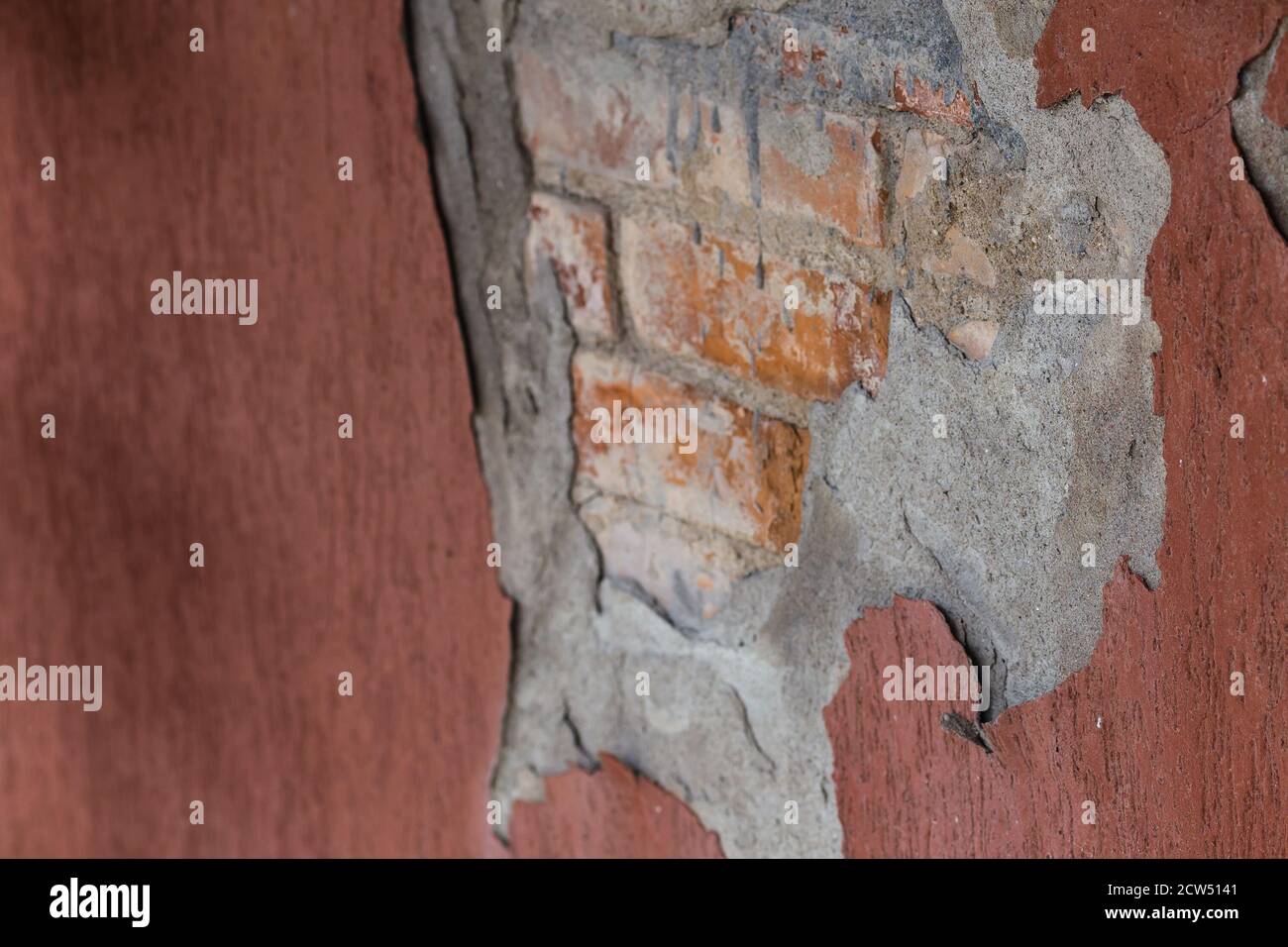 Vieux mur à éplucher dans la maison italienne Banque D'Images