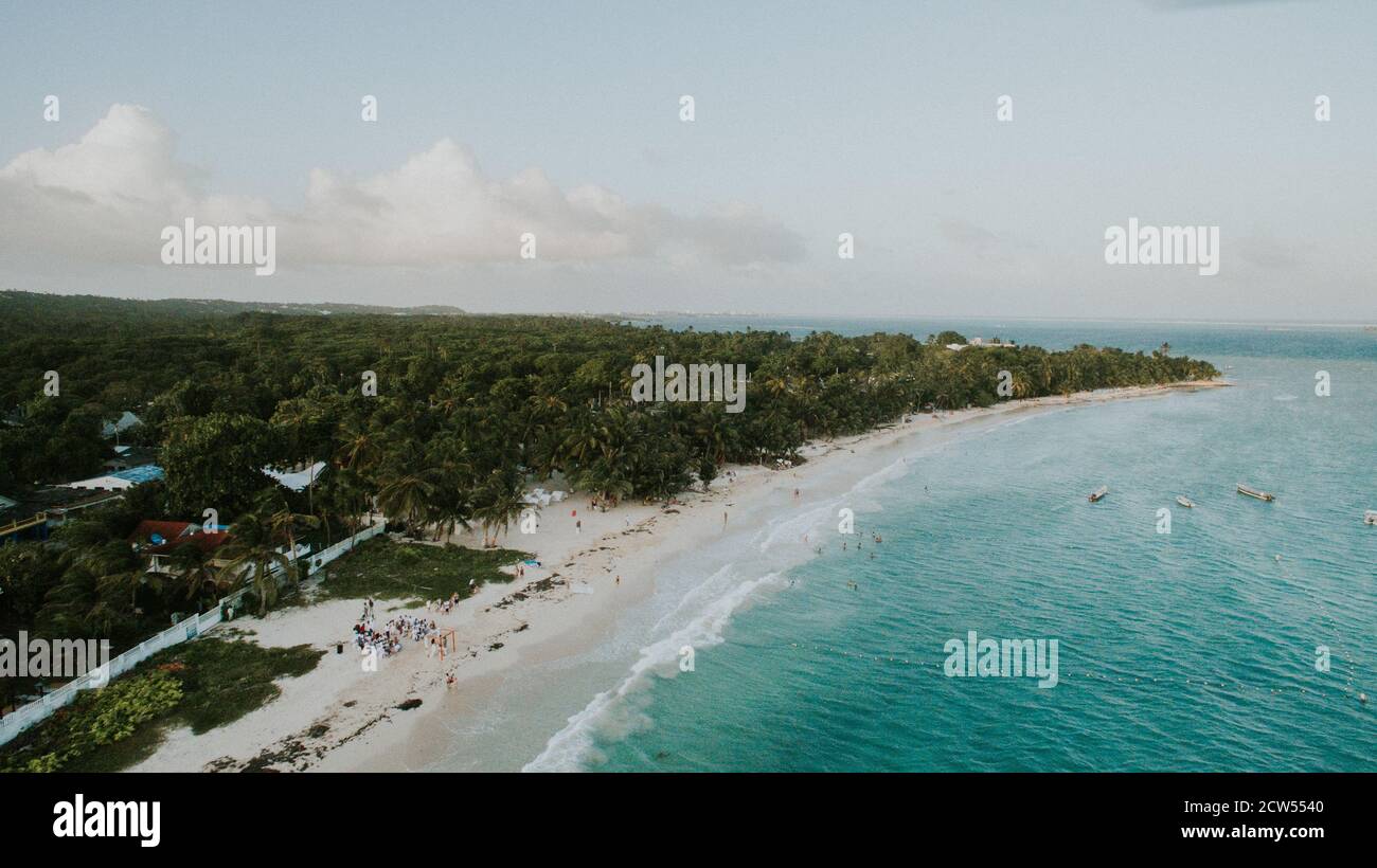 Vue sur les caraïbes par drone à l'île de San Andres - Colombie Banque D'Images