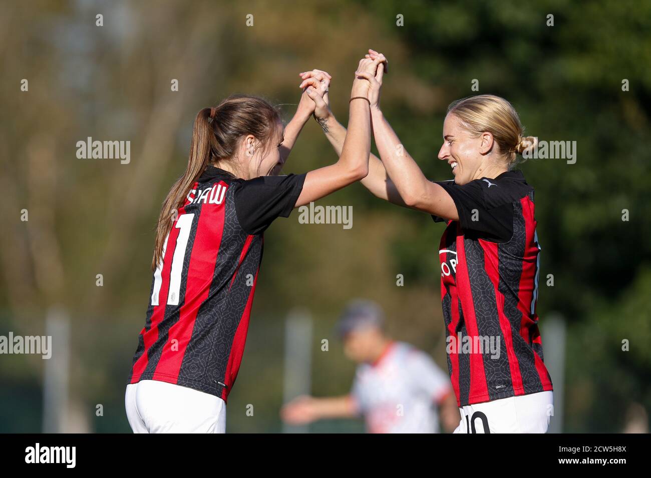 Christy Grimshaw (AC Milan) e Natasha Khalila Dowie (AC Milan) festeggiano dopo il gol pendant AC Milan vs Pink Bari, Italien Soccer Serie A Women Cham Banque D'Images