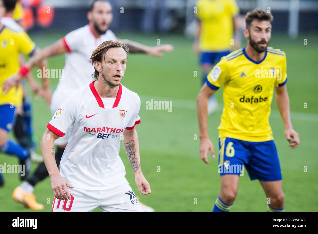 Ivan Rakitique de Séville pendant le championnat d'Espagne la Liga football match entre Cadix Club Futbol et Sevilla Club de Futbol le 27 septembre 2020 au stade Ramon de Carranza à Cadix, Espagne - photo Joaquin Corchero / Espagne DPPI / DPPI crédit: LM/DPPI/Joaquin Corchero / Alay Live News Banque D'Images