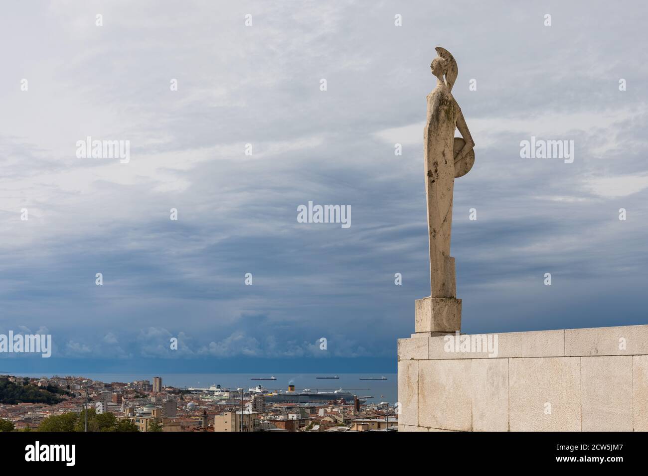 Statue de Minerve, déesse romaine de la sagesse et de la guerre - Trieste, Italie Banque D'Images