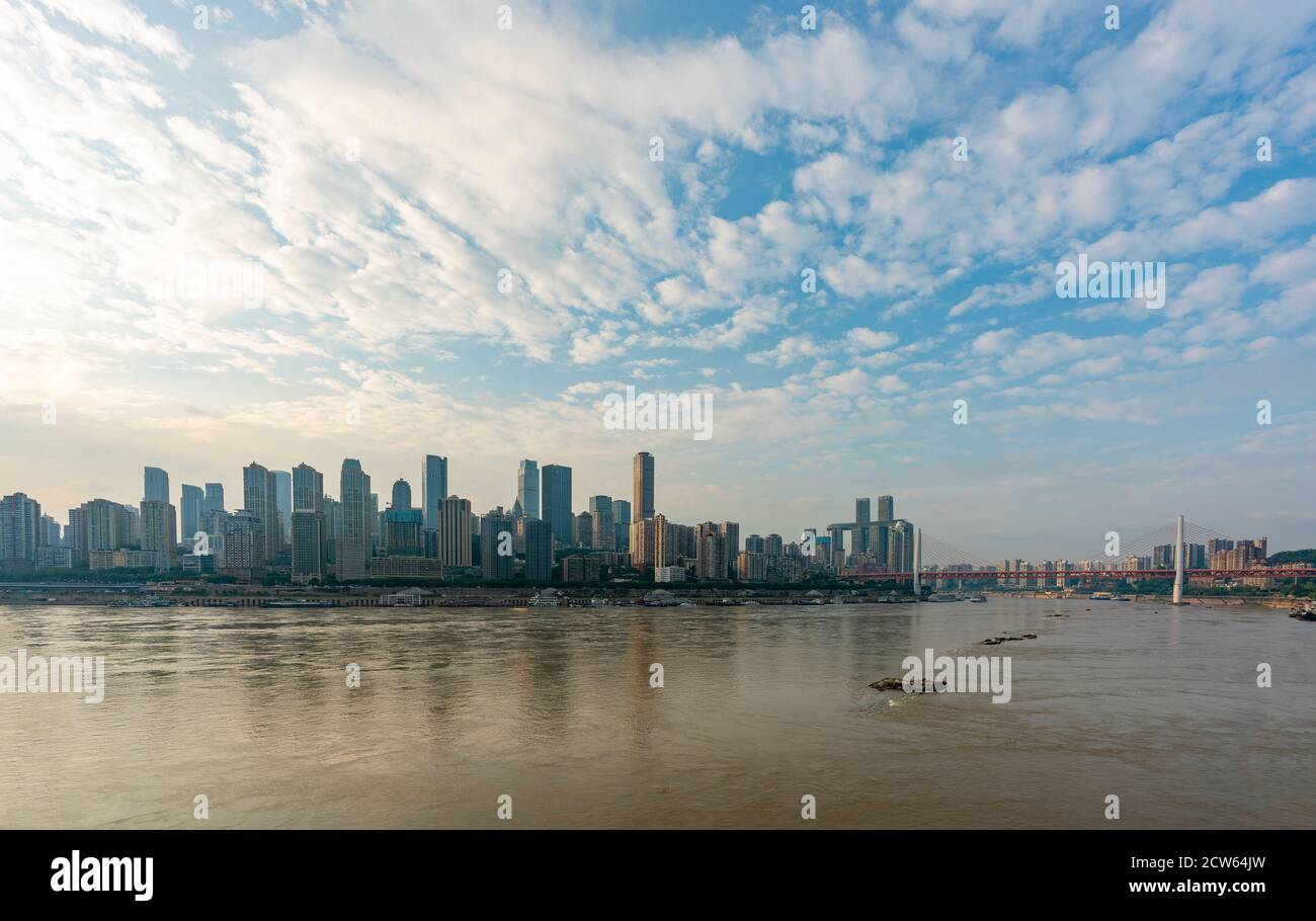 Vue sur la ville de Chongqing au coucher du soleil Banque D'Images