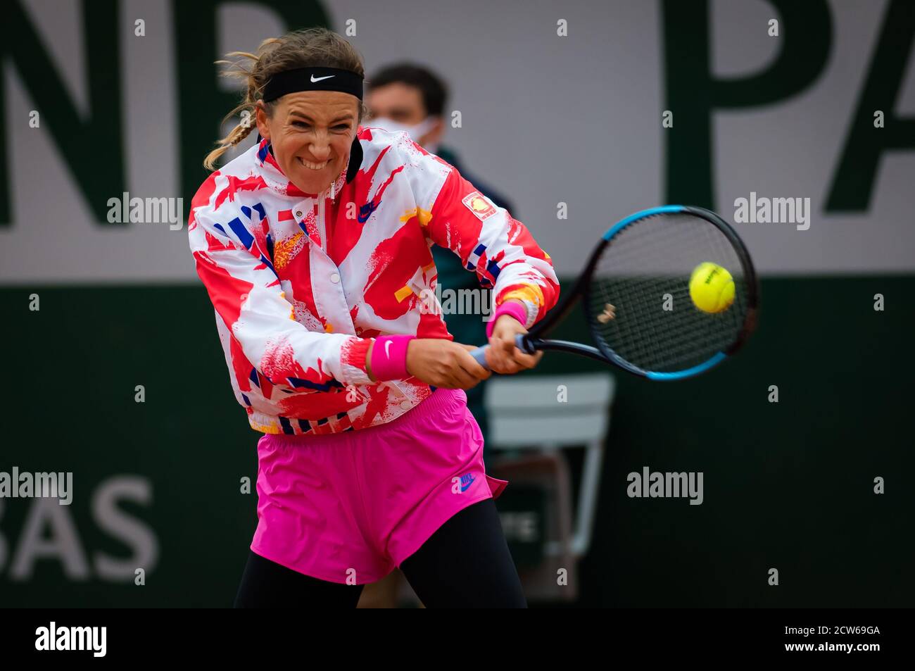 Victoria Azarenka du Bélarus en action contre Danka Kovinic du Monténégro lors de la première partie du Roland Garros 2020, Grand Chelem tennis Tournam Banque D'Images