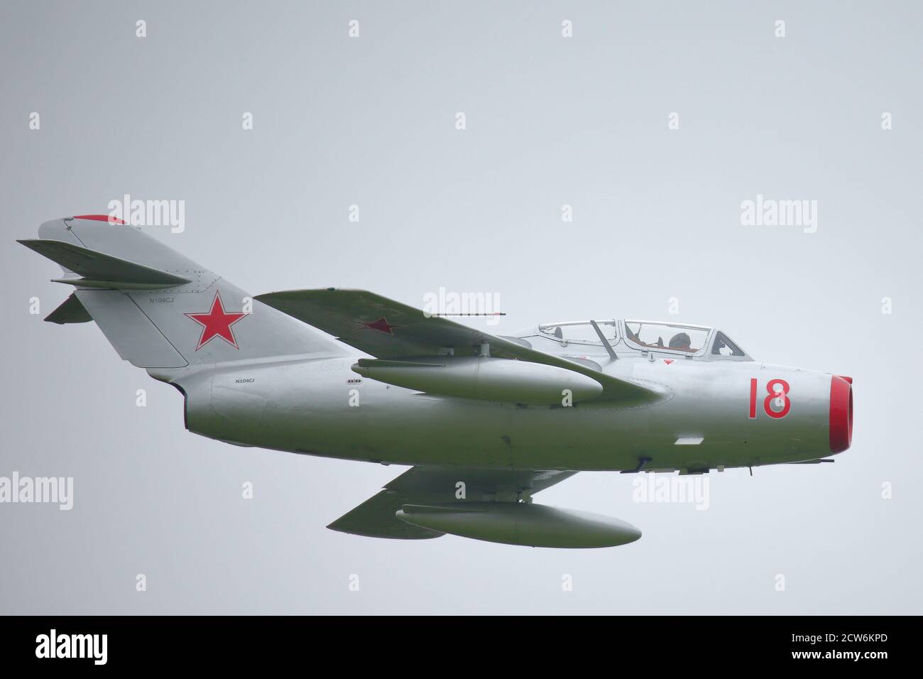 MIG 15 effectuant sa routine au Cosford Air Show 2016, Shropshire, Royaume-Uni Banque D'Images