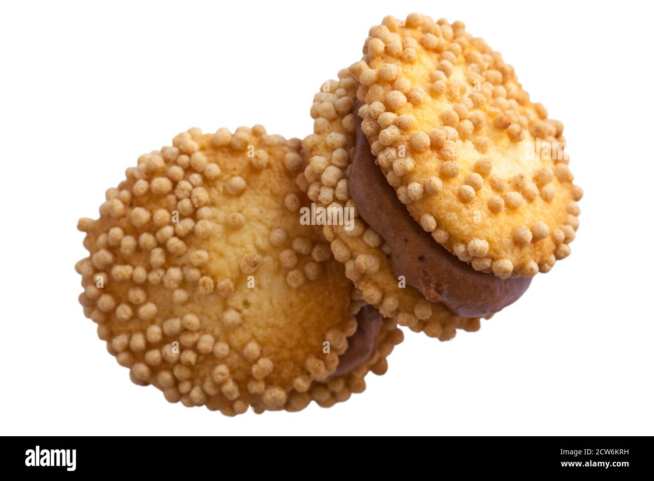 Biscuits croquant aux noisettes en boîte de Marks & Spencer The Collection Mini Biscuit sélection isolé sur fond blanc - regardant vers le bas depuis le haut Banque D'Images