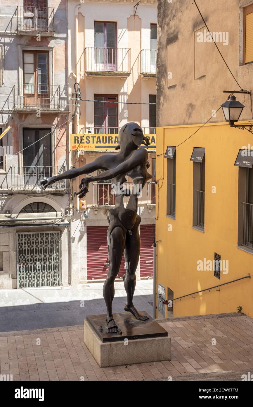 FIGUERES, ESPAGNE-8 AOÛT 2020 : sculpture surréaliste de Salvador Dali à la place Gala-Salvador Dali Banque D'Images