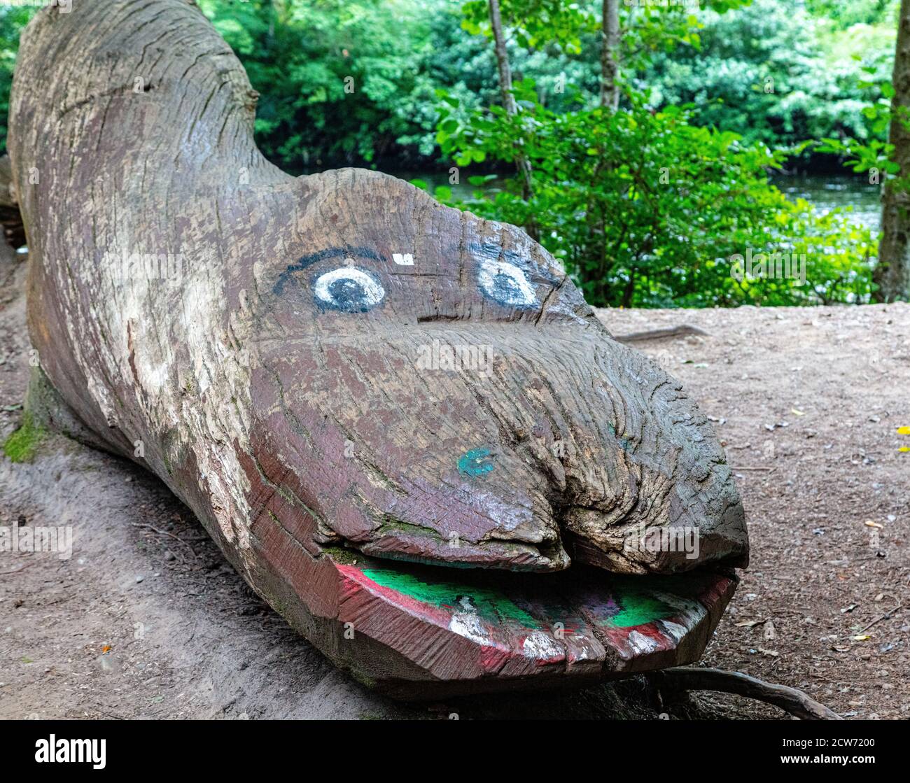 Statue en bois de Nesse, Loch Ness Monster, Ness Islands, River Ness, Inverness, Écosse Banque D'Images