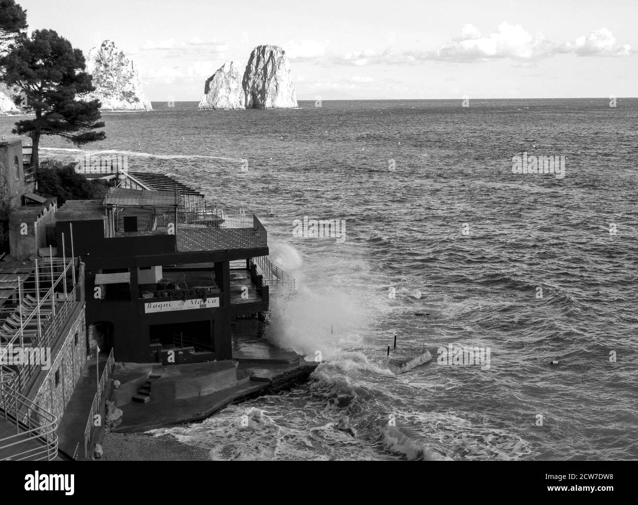 Capri, Italie. 26 septembre 2020. Autour de l'île de Capri (île dans le golfe de Naples, en Campanie) un jour à la fin septembre. La tempête à Marina Piccola, Capri (photo de Patrizia Corteltessa/Pacific Press) crédit: Pacific Press Media production Corp./Alay Live News Banque D'Images
