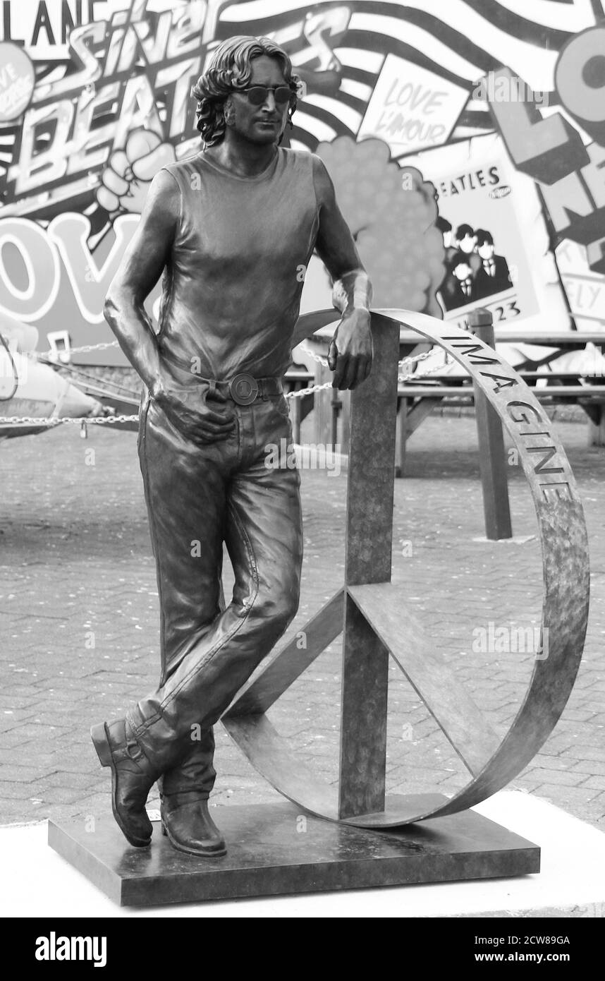 Beatles et John Lennon Peace Statue crédit Ian fairbrother/Alamy photos Banque D'Images