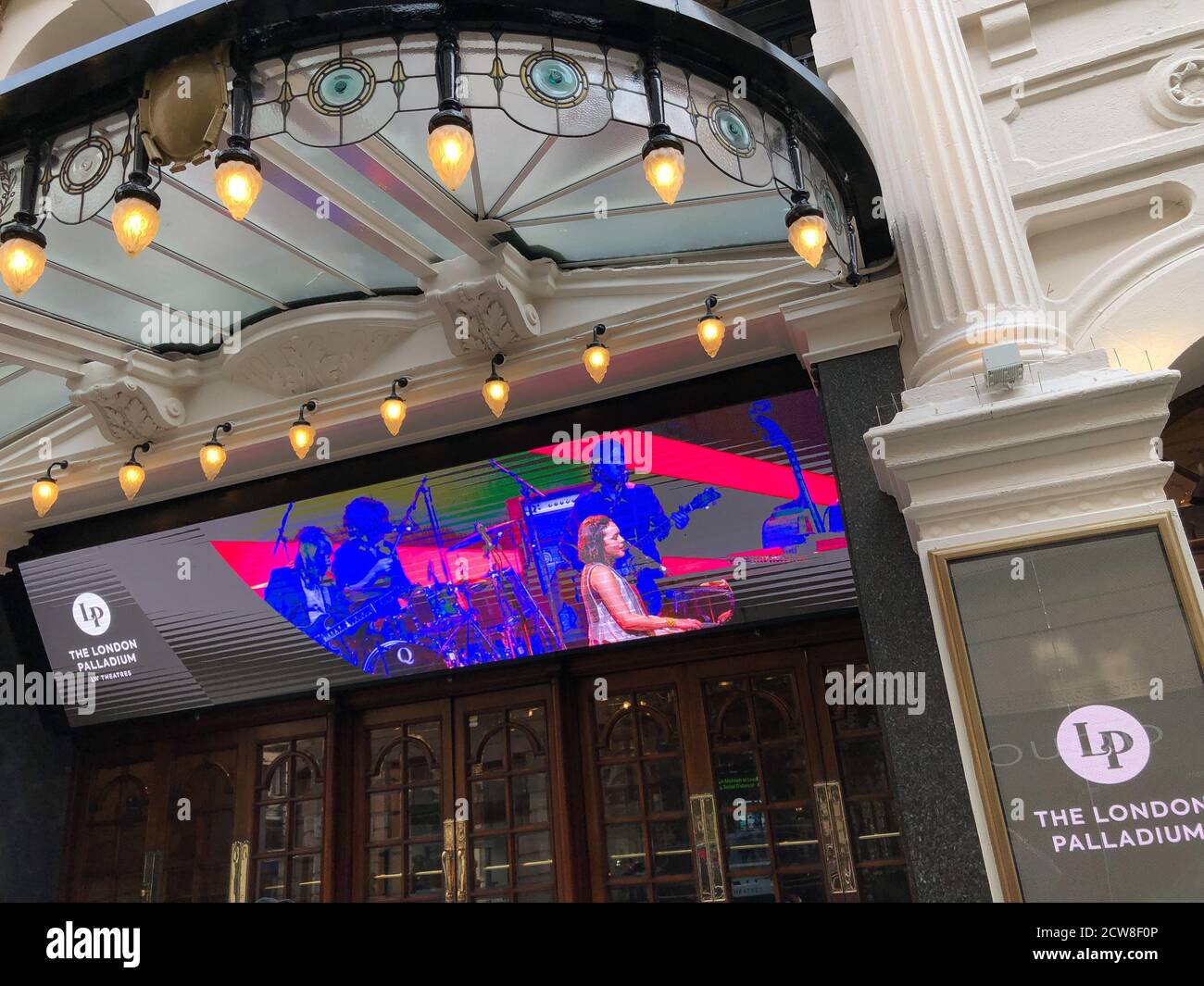 Le théâtre London Palladium reste fermé depuis le 16 mars 2020 à la suite de la pandémie COVID-19. Ses propriétaires ont testé et prévoient de mettre en œuvre des mesures de sécurité étendues pour permettre à Dès que possible de reprendre ses performances. Banque D'Images