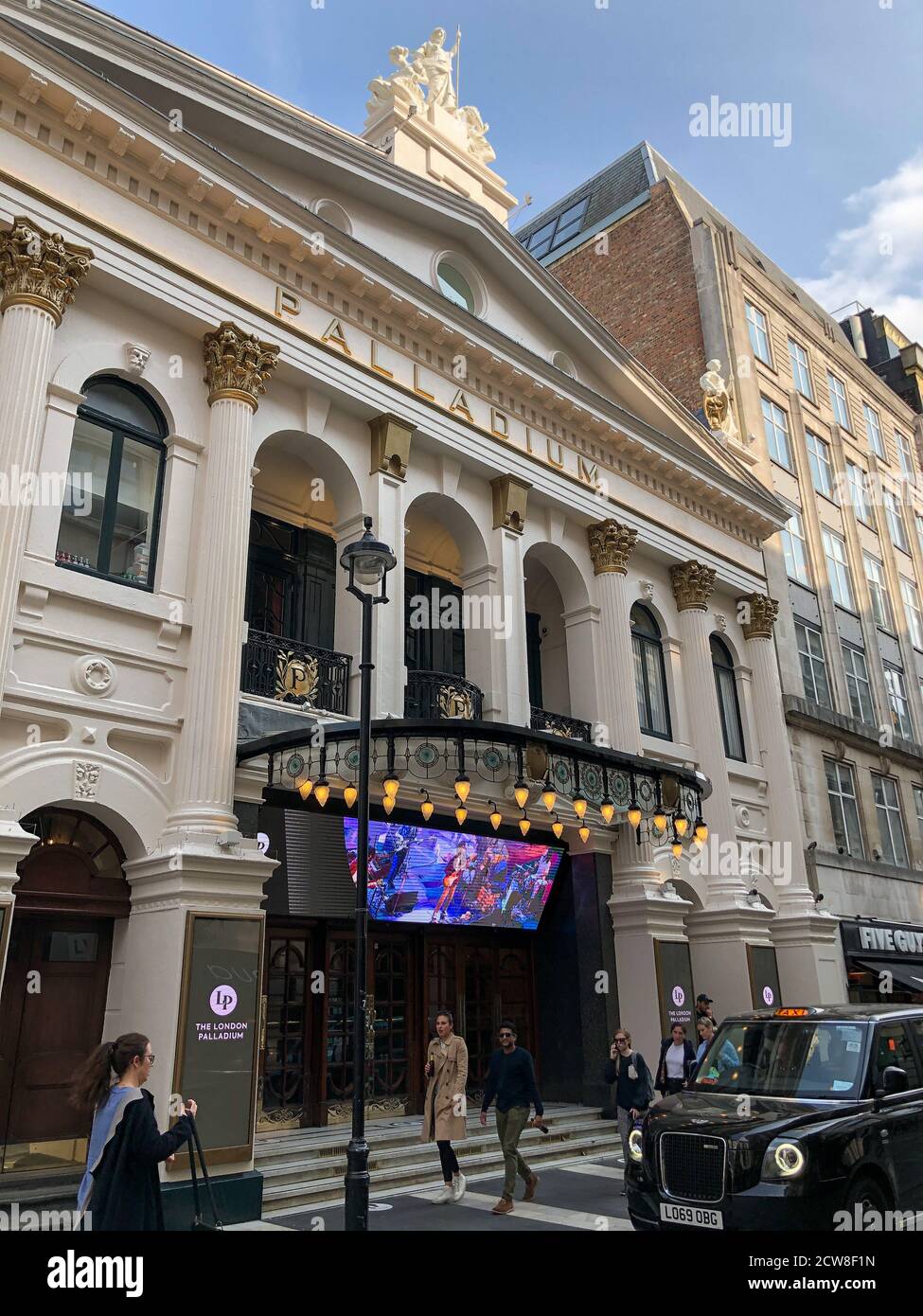 Le théâtre London Palladium reste fermé depuis le 16 mars 2020 à la suite de la pandémie COVID-19. Ses propriétaires ont testé et prévoient de mettre en œuvre des mesures de sécurité étendues pour permettre à Dès que possible de reprendre ses performances. Banque D'Images