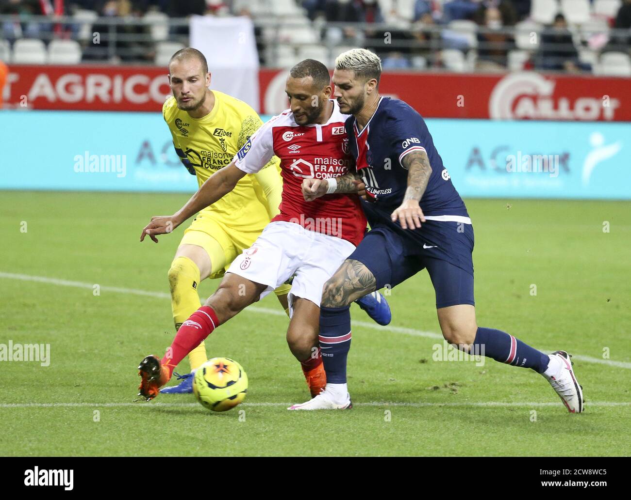 Gardien de but de Reims Predrag Rajkovic, Yunis Abdelhamid de Reims, Mauro Icardi de PSG lors du championnat français Ligue 1 match de football entre Sta Banque D'Images