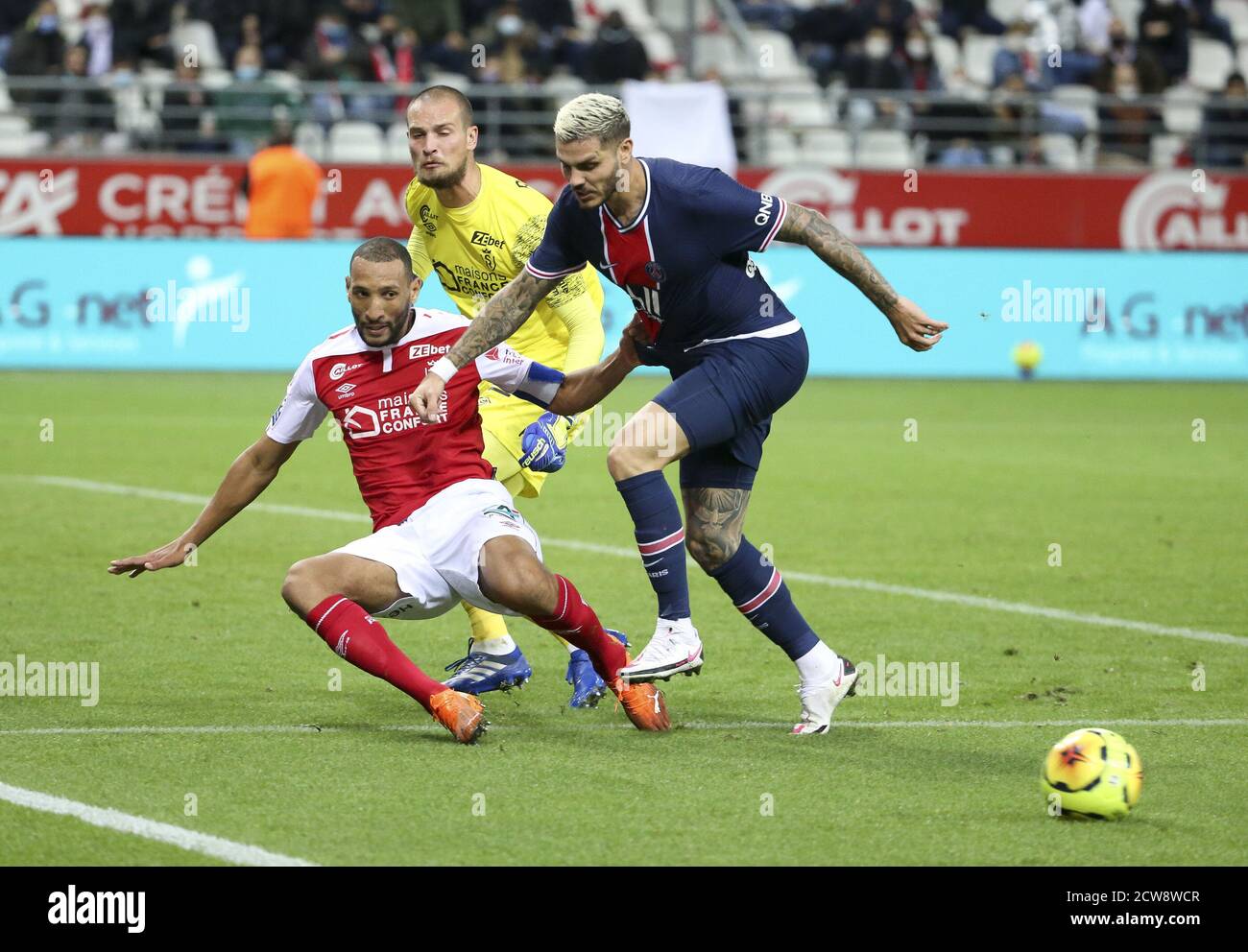 Gardien de but de Reims Predrag Rajkovic, Yunis Abdelhamid de Reims, Mauro Icardi de PSG lors du championnat français Ligue 1 match de football entre Sta Banque D'Images