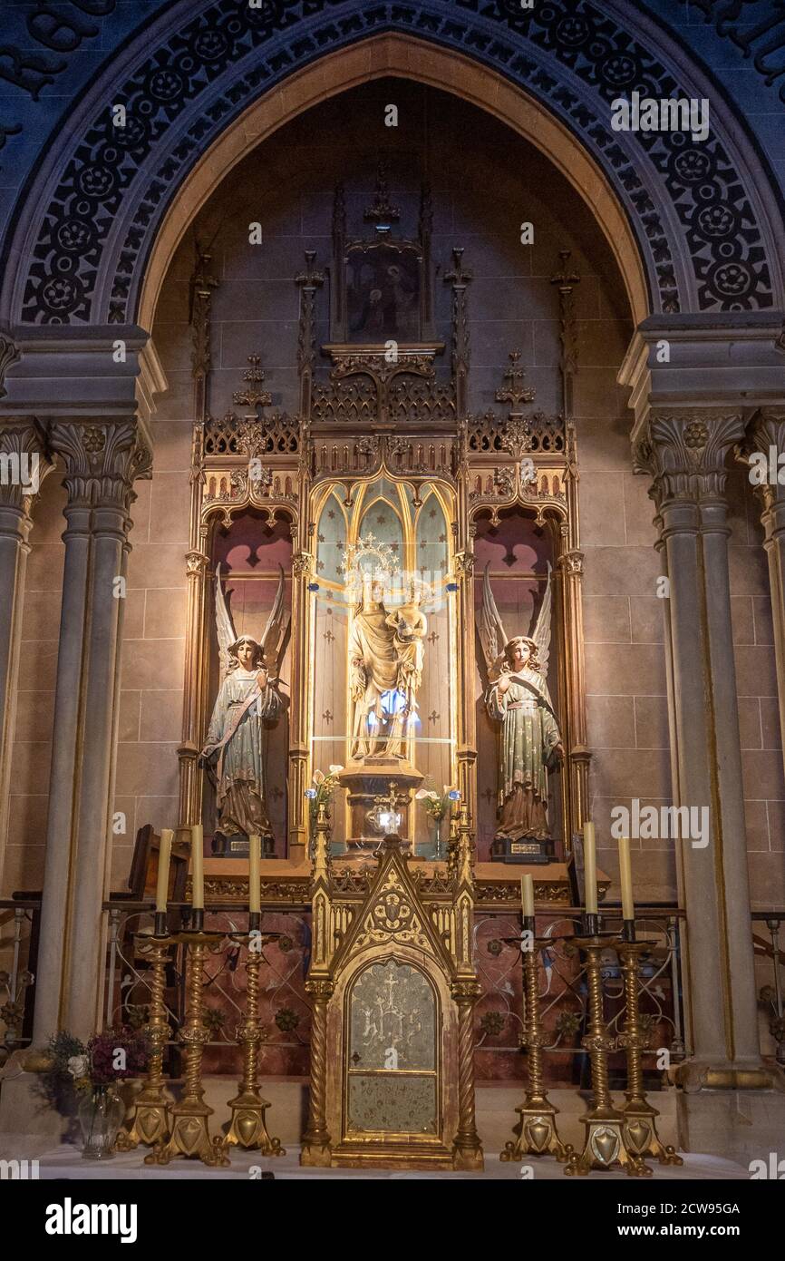 Construit au XIVe siècle pour plaider la Vierge Marie pour sa protection contre la peste noire, ce sanctuaire présente maintenant une façade de style gothique. Standard Banque D'Images