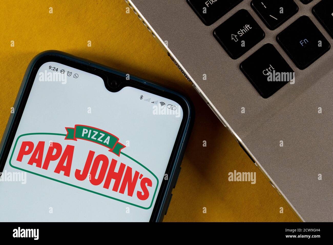 Brésil. 19 septembre 2020. Sur cette photo, le logo Papa John's Pizza est affiché sur un smartphone. Credit: Rafael Henrique/SOPA Images/ZUMA Wire/Alamy Live News Banque D'Images